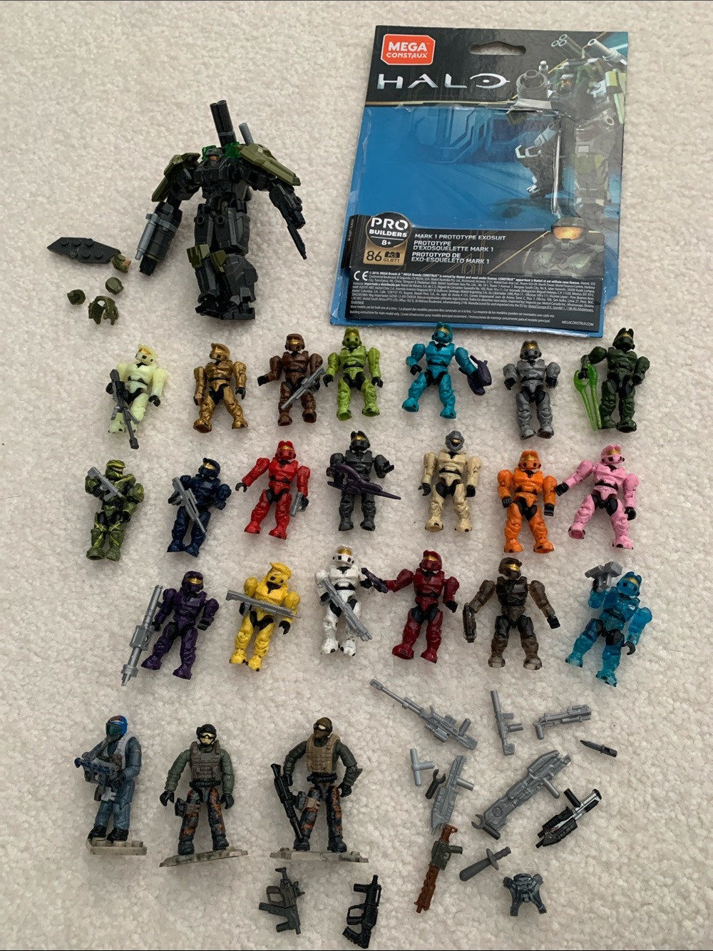 Lot of 21 Halo and 3 Call of Duty Figures plus accessories